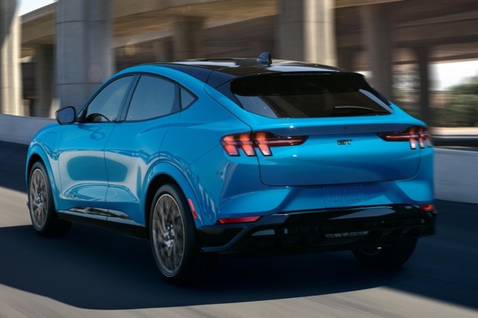 Mustang Mach-E GT na cor Grabber Blue Metallic — Foto: Auto Esporte