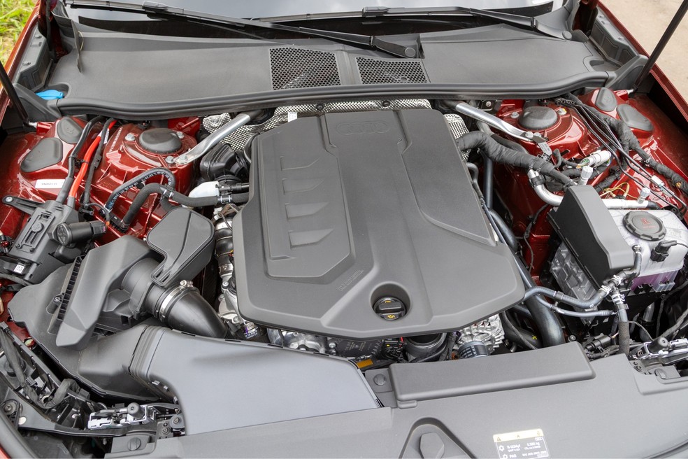 Audi A5 tem 272 cv de potência com motor 2.0 turbo — Foto: Auto News Brasil/Renato Durães