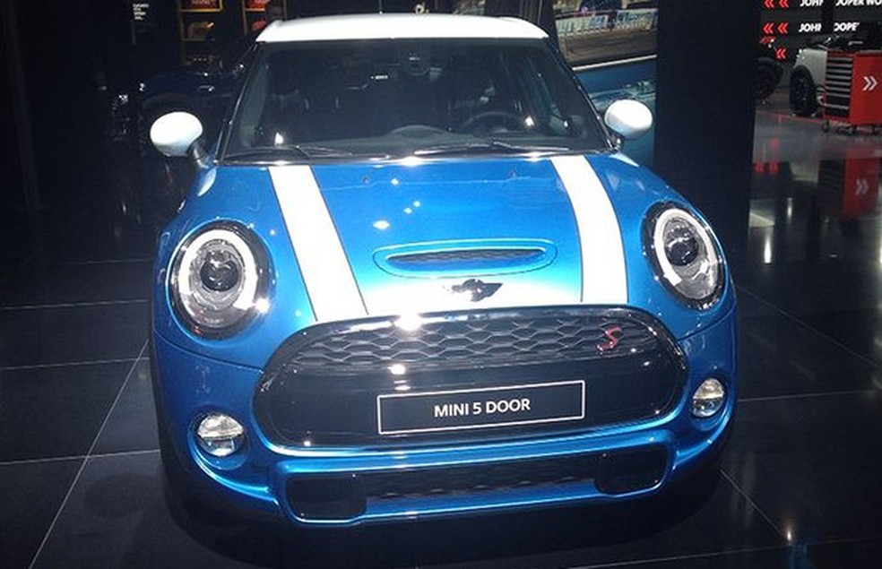 Mini Cooper quatro portas no Salão de Paris (Foto: Aline Magalhães / Auto News Brasil) — Foto: Auto Esporte