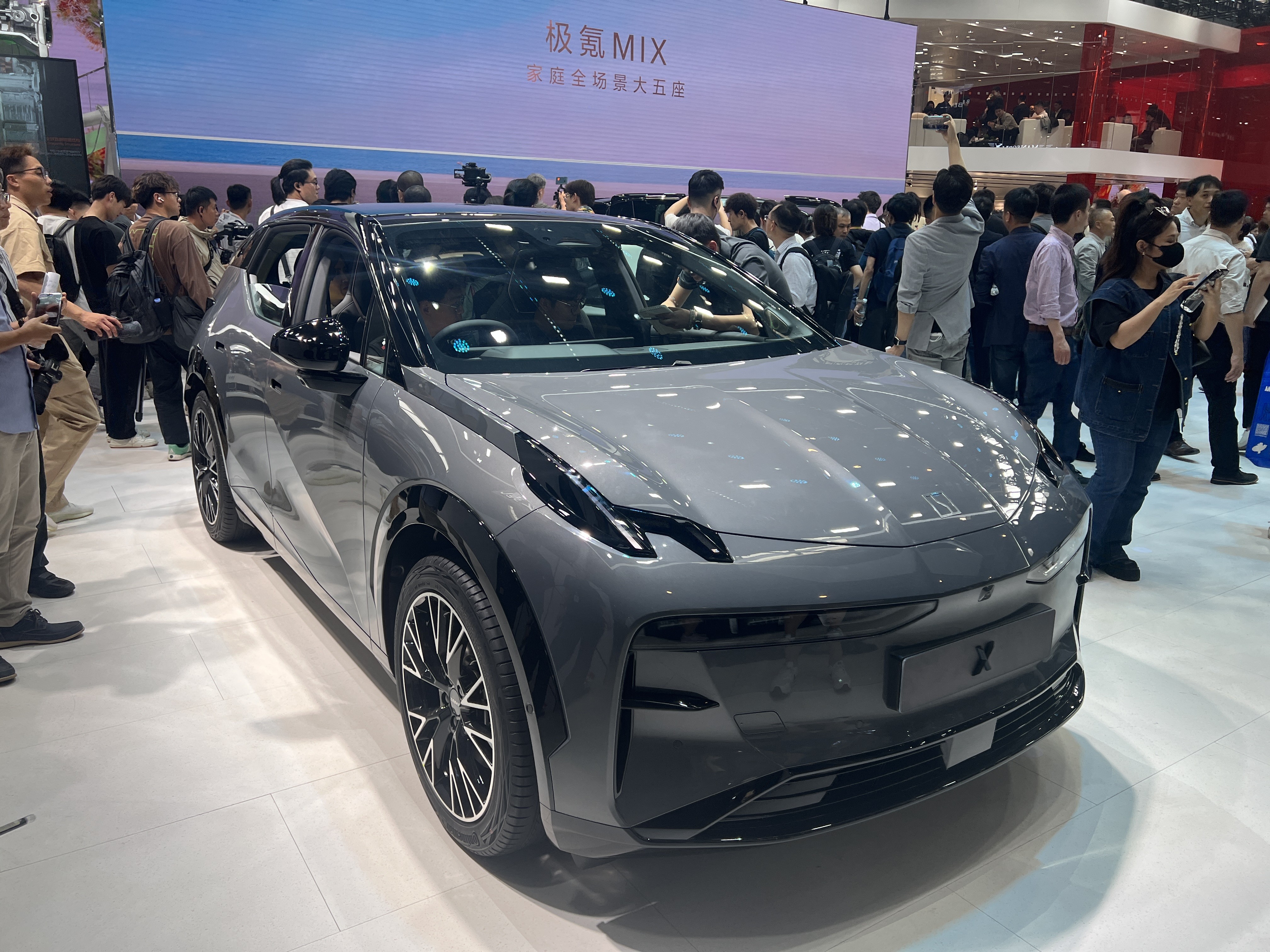Zeekr X: como é o SUV elétrico chinês que chega ao Brasil em 2024