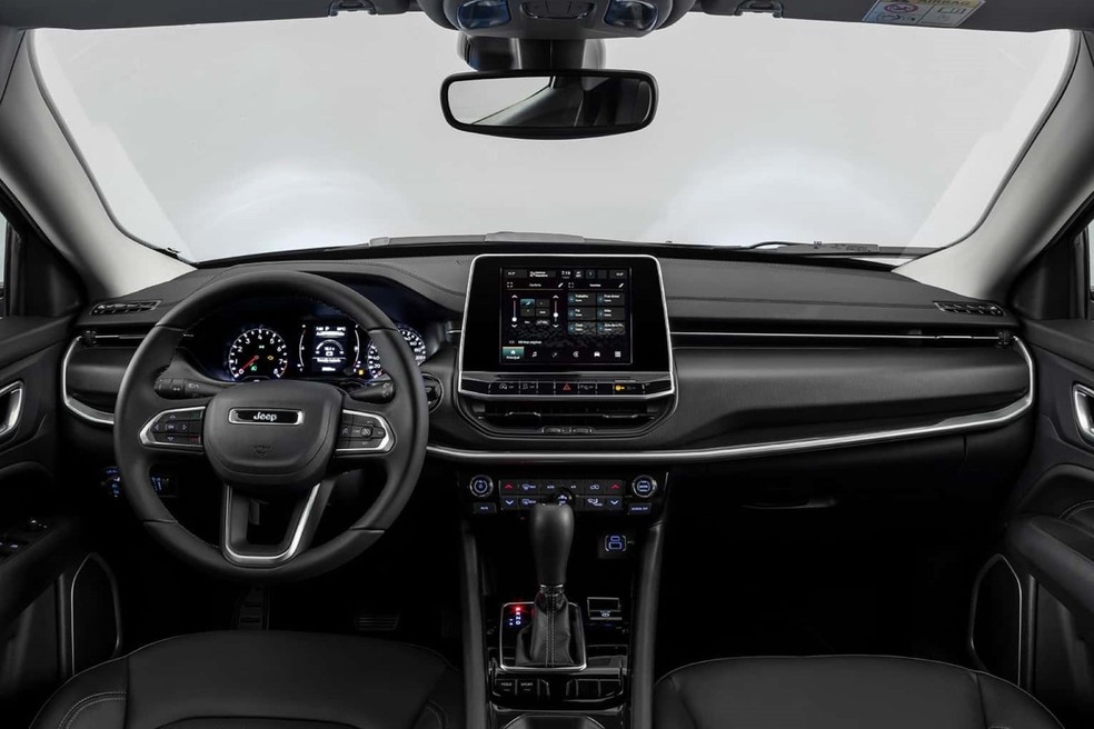 Flagra: novo Jeep Renegade híbrido está pronto para chegar em 2026