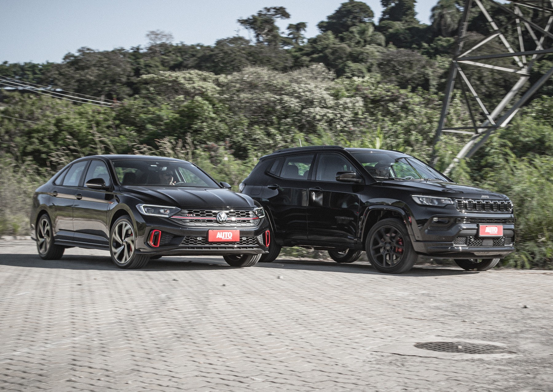 Jeep Compass Blackhawk é mais rápido que Volkswagen Jetta GLi? Testamos