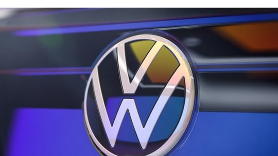 SUV Volkswagen Nivus terá volante de Golf com novo logotipo e estacionamento automático