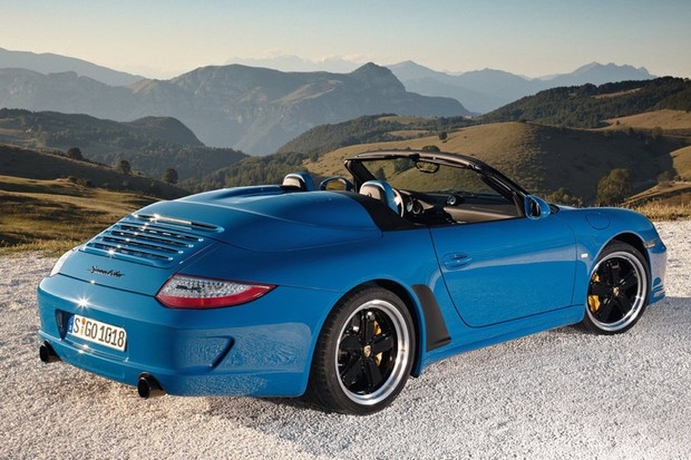 Uma cobertura traseira eliminava os bancos de trás no 997 Speedster (Foto: Divulgação) — Foto: Auto Esporte