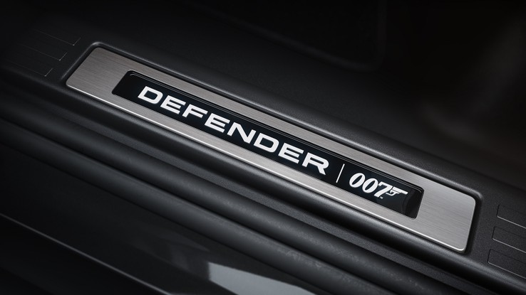 Land Rover Defender Bond Edition 007