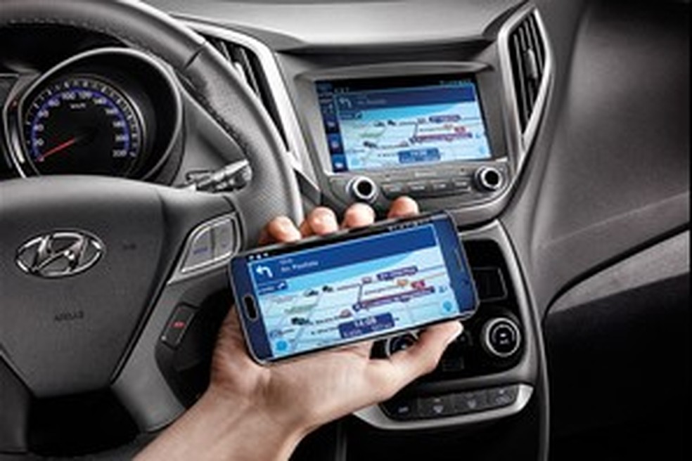 Espelhamento de tela de smartphone Android na multimídia do Hyundai HB20X 2016 (Foto: Divulgação) — Foto: Auto Esporte