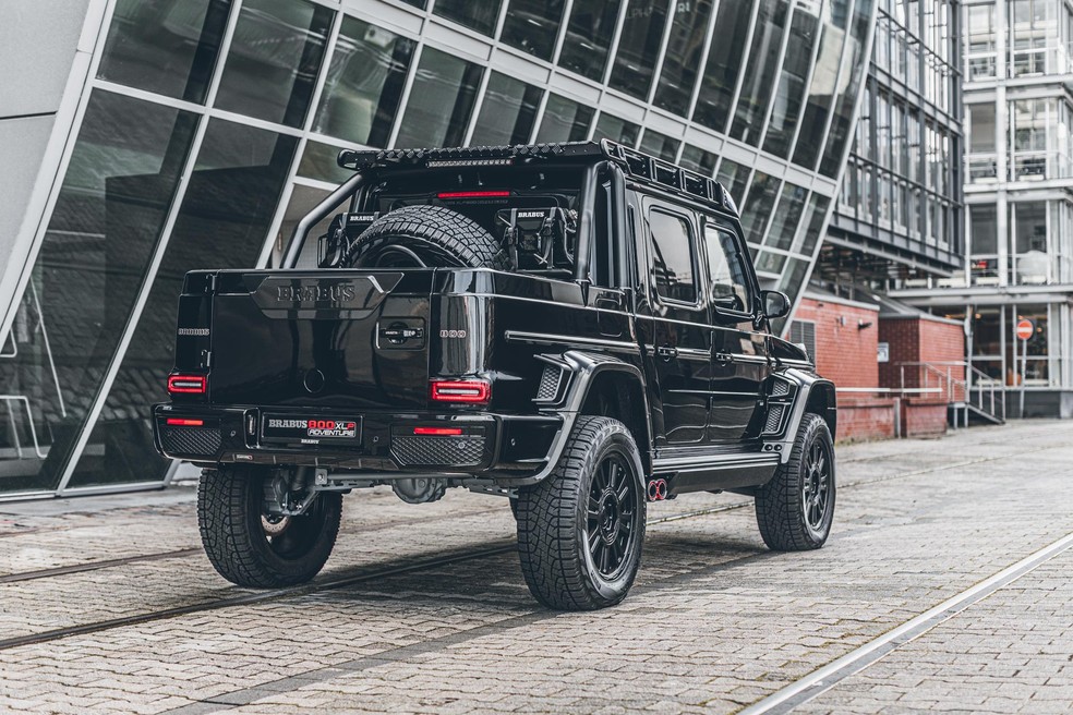 Picape preparada pela Brabus tem 49 cm de distância do solo — Foto: Divulgação