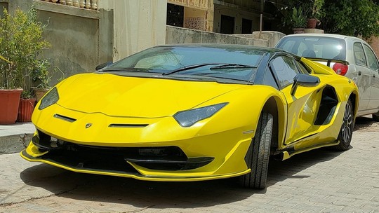 Empresa cria réplica do Lamborghini Aventador SVJ a partir de um Honda Civic usado