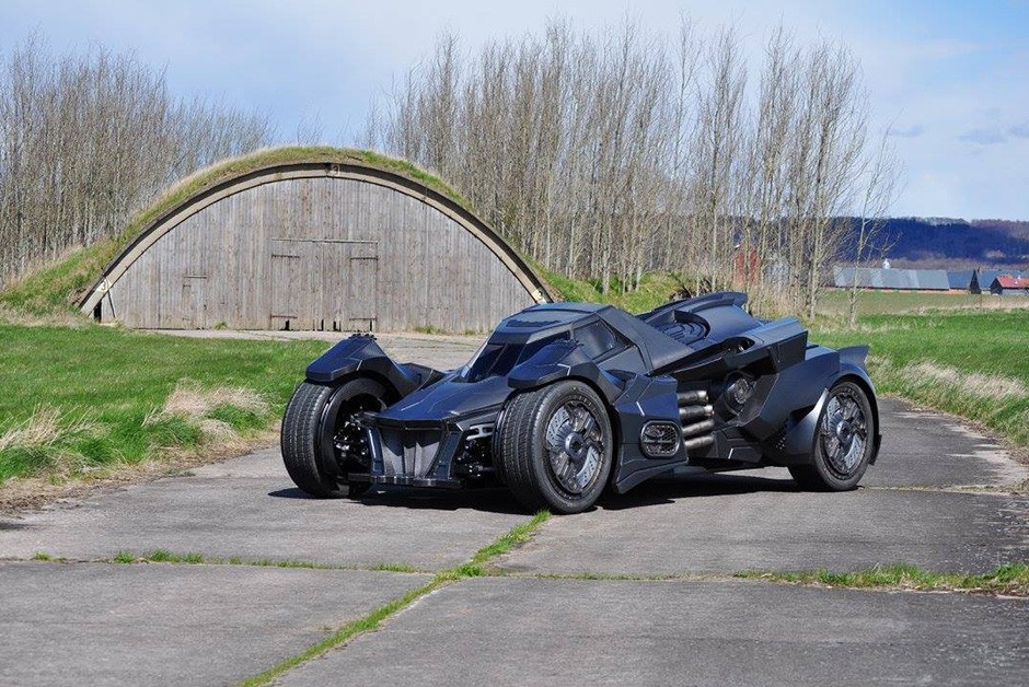 Batmóvel do game Arkham Knight criado para a equibe Galag