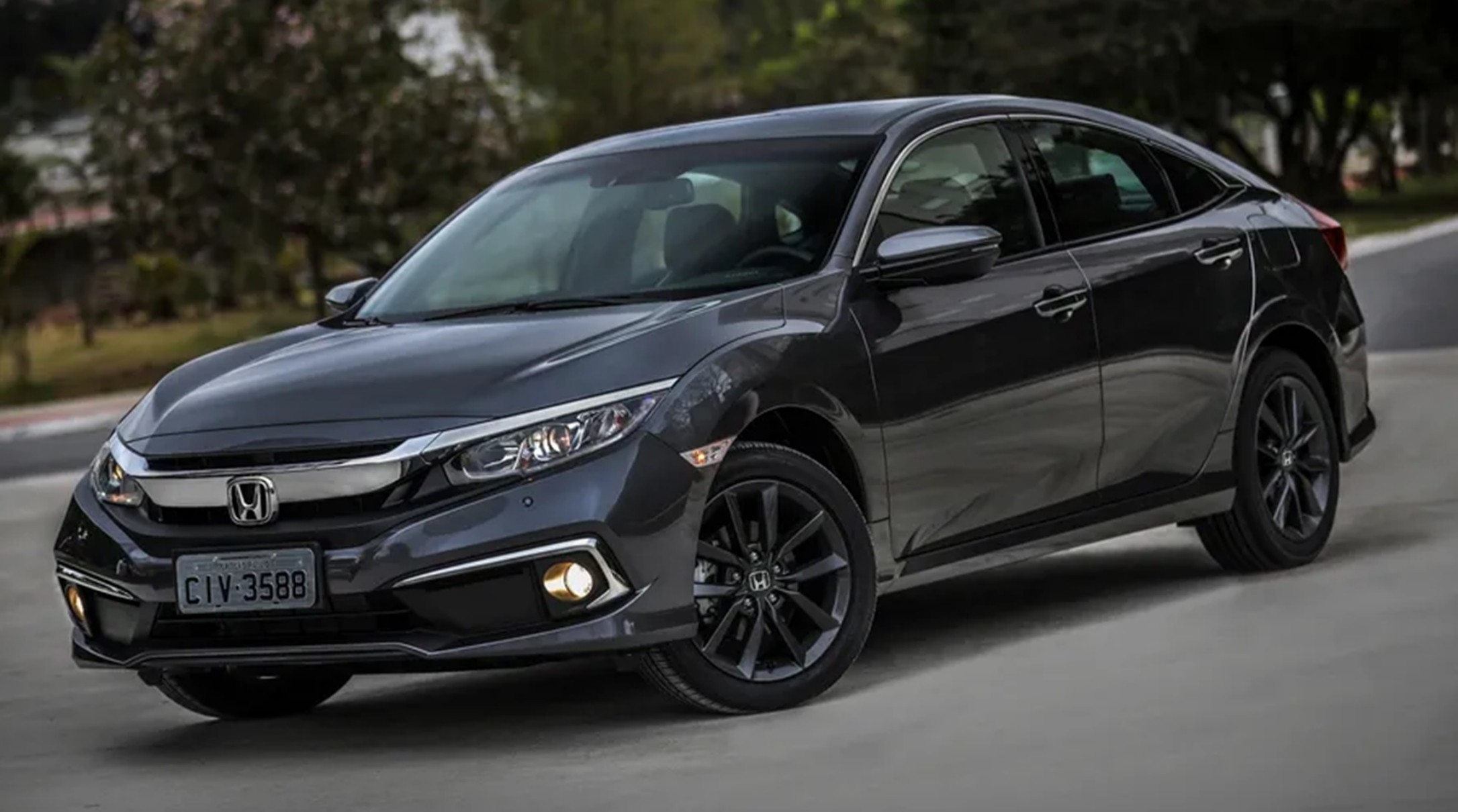 6 carros usados com motores potentes para comprar em 2025