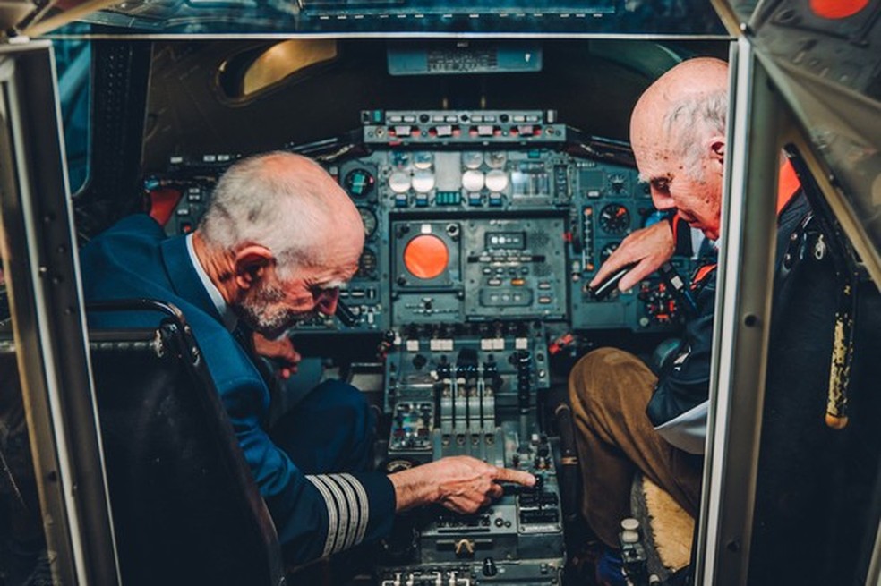 Tim e Richard batem um papo na cabine do Concorde (Foto: Divulgação) — Foto: Auto Esporte