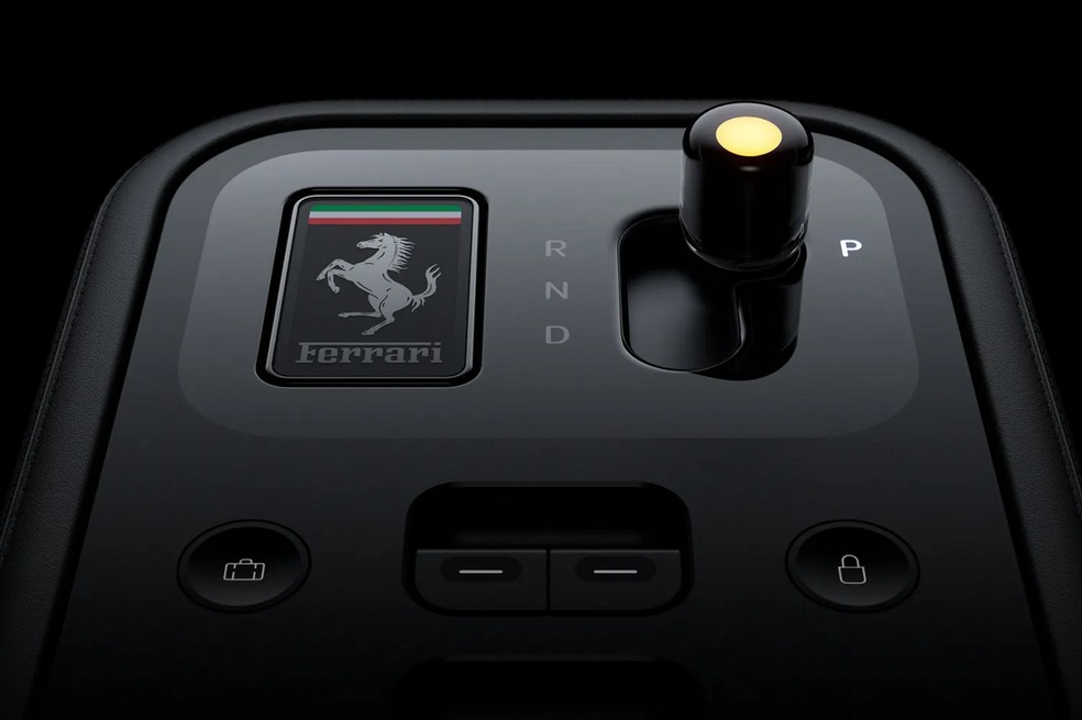 Console e câmbio preservam visual minimalista — Foto: Divulgação