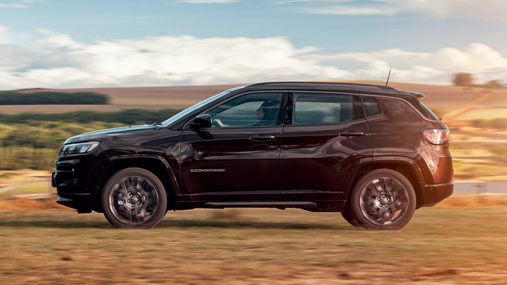 Jeep Compass Série S - A reestilização poderia ter sido mais profunda para marcar a chegada  da nova motorização, já que só os detalhistas vão notar as diferenças