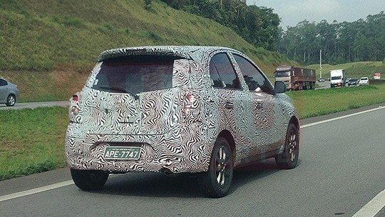 Nissan March renovado é flagrado
em São Paulo
