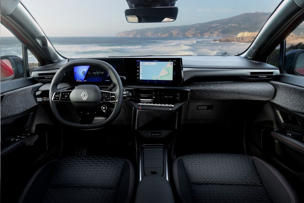 Nova geração do Renault Clio traz um conjunto de telas digitais no painel  — Foto: Divulgação