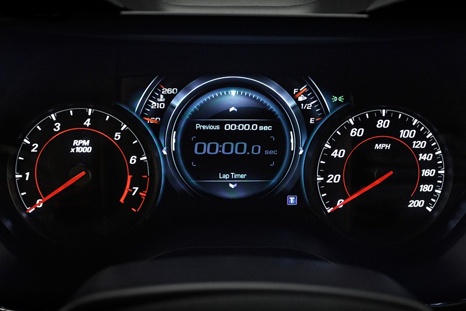Chevrolet Camaro 2016 tem painel de instrumentos digital