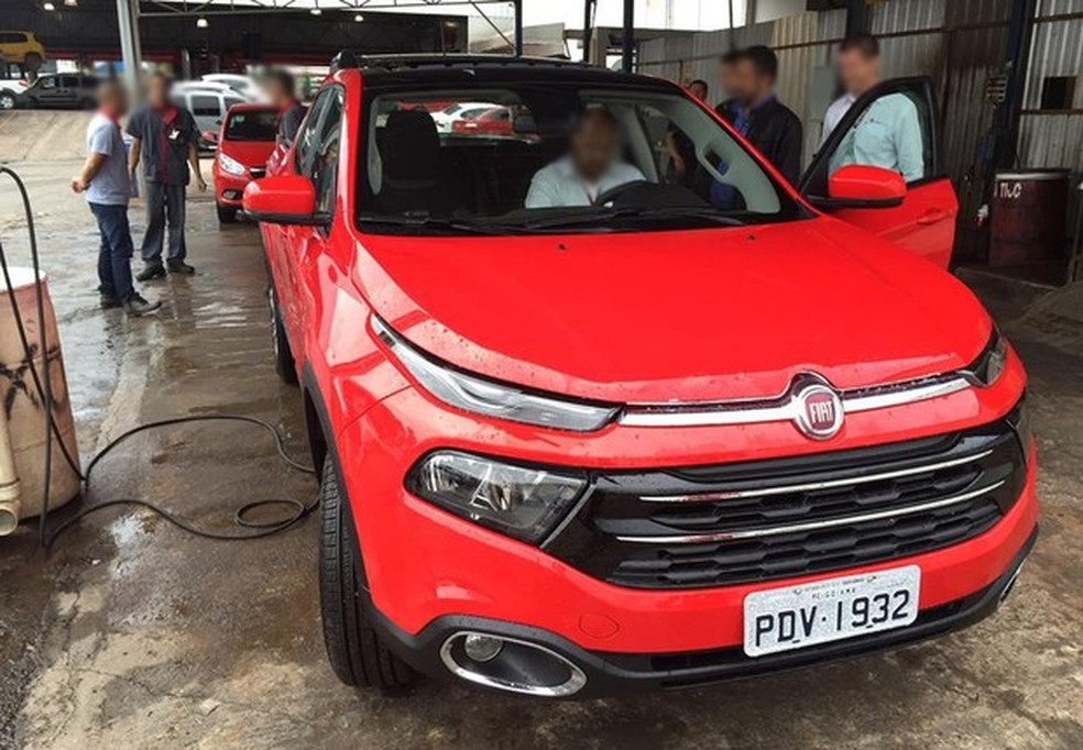 Flagra mostra Fiat Toro Freedom (Foto: Reprodução) — Foto: Auto Esporte