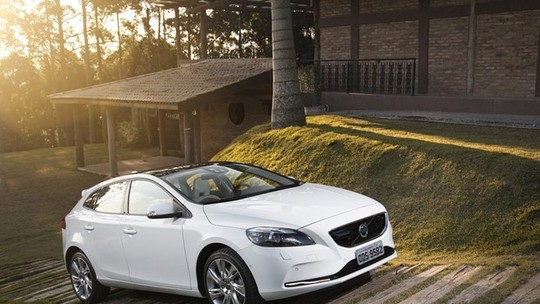 Aceleramos o Volvo V40