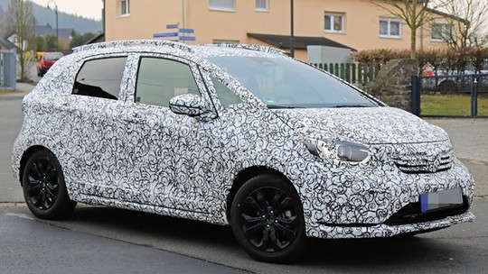 Novo Honda Fit é flagrado com motor turbo para encarar o VW Polo e Toyota Yaris