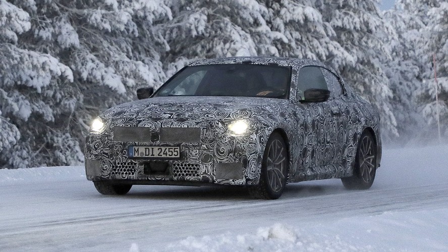 Nova geração do BMW Série 2 Coupé é flagrada no Ártico
