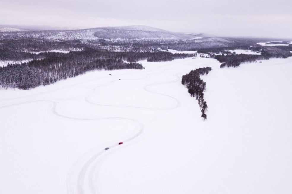 O que eu aprendi dirigindo um Audi S4 sobre um lago congelado na Suécia (Foto: Divulgação) — Foto: Auto Esporte