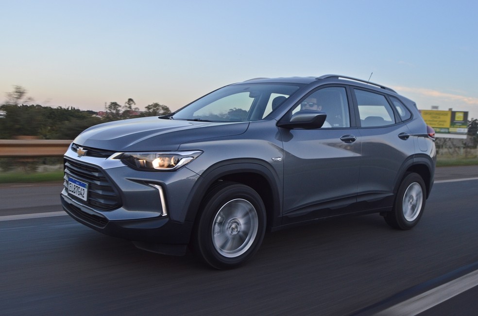 Chevrolet Tracker tem alerta de ponto cego e de colisão frontal na versão topo de linha  — Foto: André Schaun/Auto News Brasil