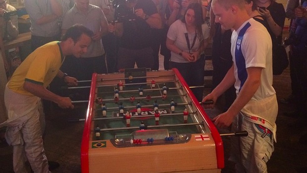 Massa vence Valtteri Bottas no pebolim (Foto: Reprodução) — Foto: Auto Esporte