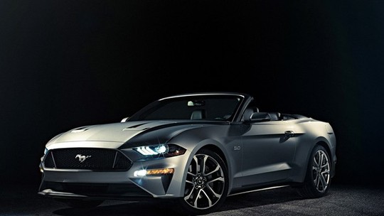 Ford Mustang conversível também ganha novo visual e perde motor V6