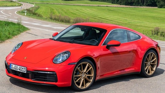 Porsche 911 é o vencedor da categoria Superpremium no prêmio Carro do Ano 2020