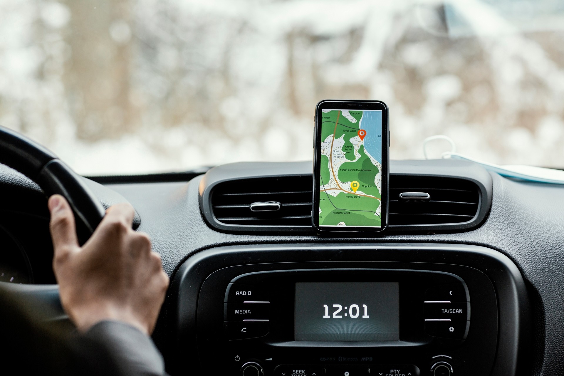 4 suportes magnéticos de celular para usar no carro