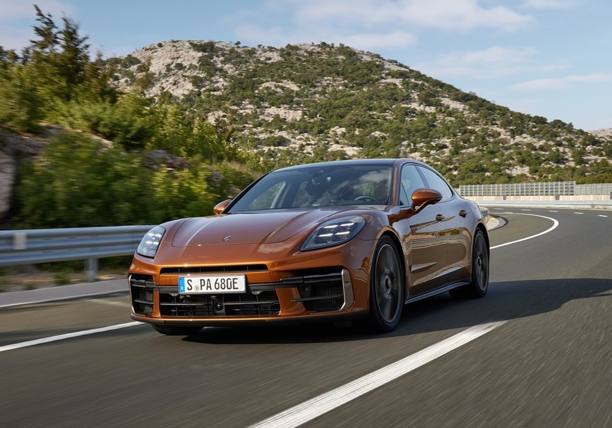 Novo Porsche Panamera tem quase 700 cv, interior de Cayenne e chega ao