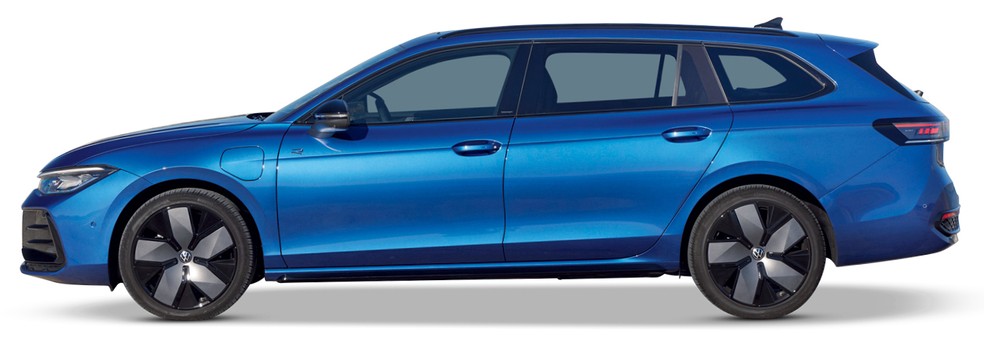 Espaço interno seria melhor se não fosse pelo infame túnel central da Volkswagen Passat Variant eHybrid — Foto: Divulgação