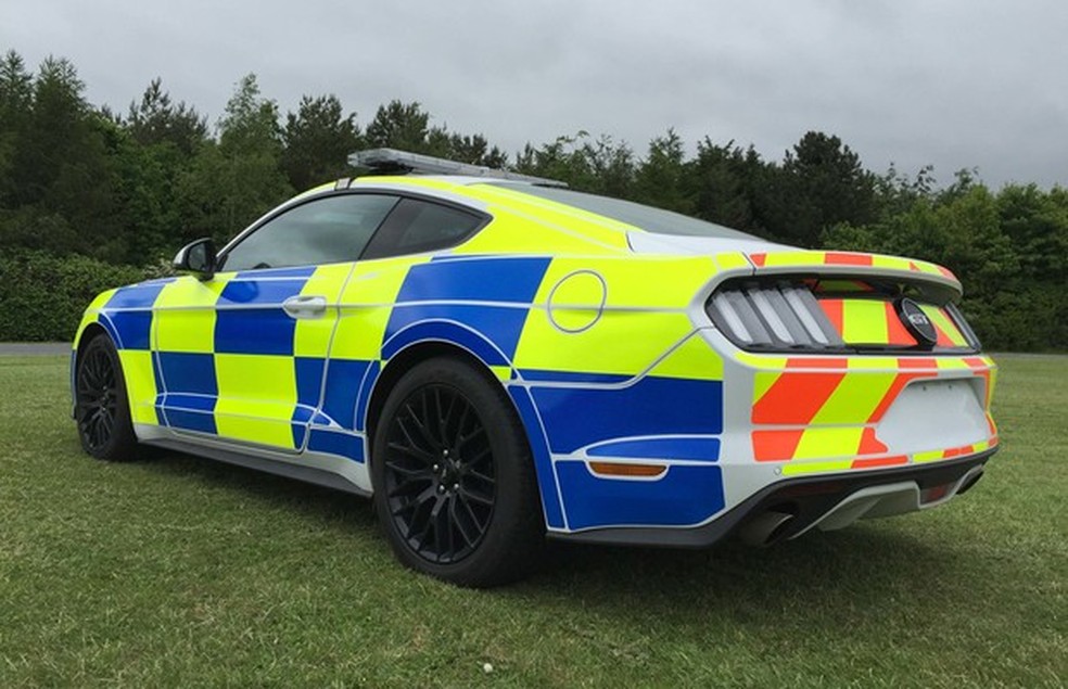 Mustang GT de polícia é equipado com motor V8 5.0 capaz de gerar 441 cv de potência (Foto: Divulgação) — Foto: Auto Esporte