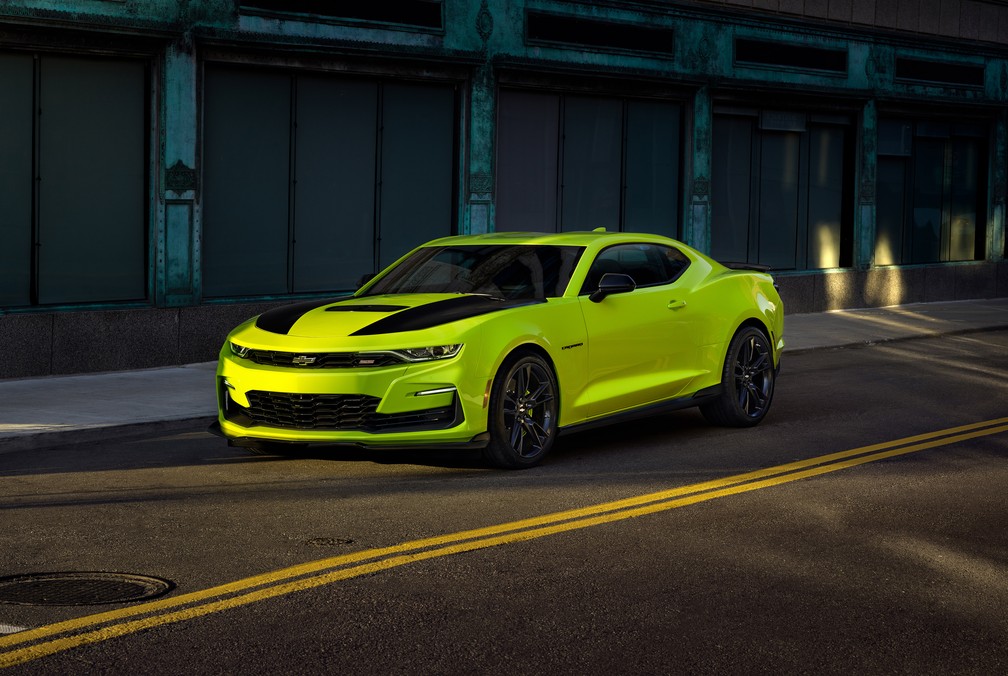 Chevrolet Camaro na cor 'amarelo persa' — Foto: Divulgação