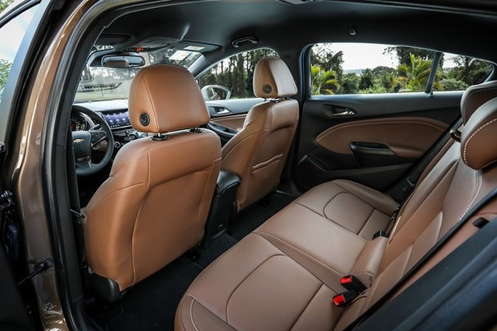 Espaço é generoso, mas faltam saídas de ar (Foto: Rafael Munhoz/Auto News Brasil) — Foto: Auto Esporte