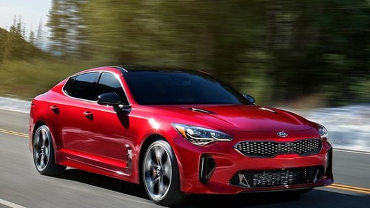 Kia Stinger é aposta esportiva de 370 cv para brigar com carros alemães