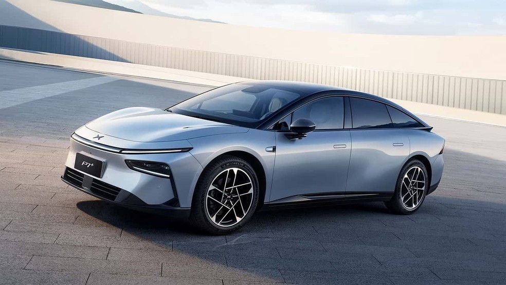 XPeng P7 concorre com o Tesla Model 3 e está registrado no Brasil — Foto: Divulgação