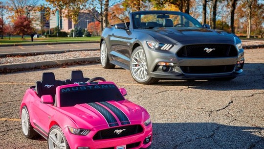 Mini Ford Mustang: o presente de Natal que todo automaníaco gostaria de dar para o filho