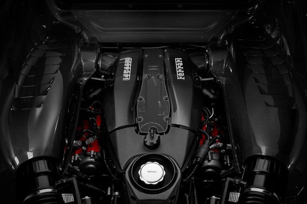 Motor V8 foi premiado como melhor do mundo por quatro anos seguidos (Foto: Divulgação) — Foto: Auto Esporte