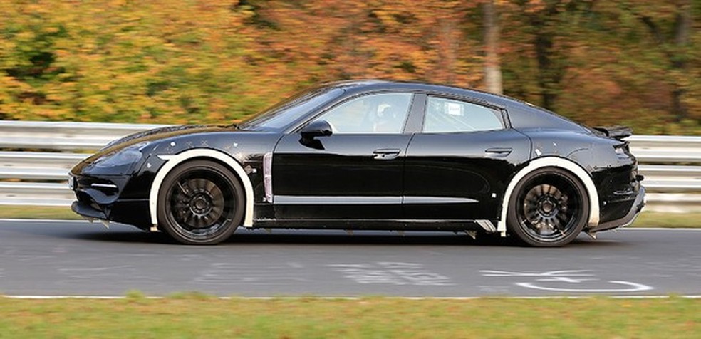 Porsche Mission E em testes na pista (Foto: Automedia) — Foto: Auto Esporte