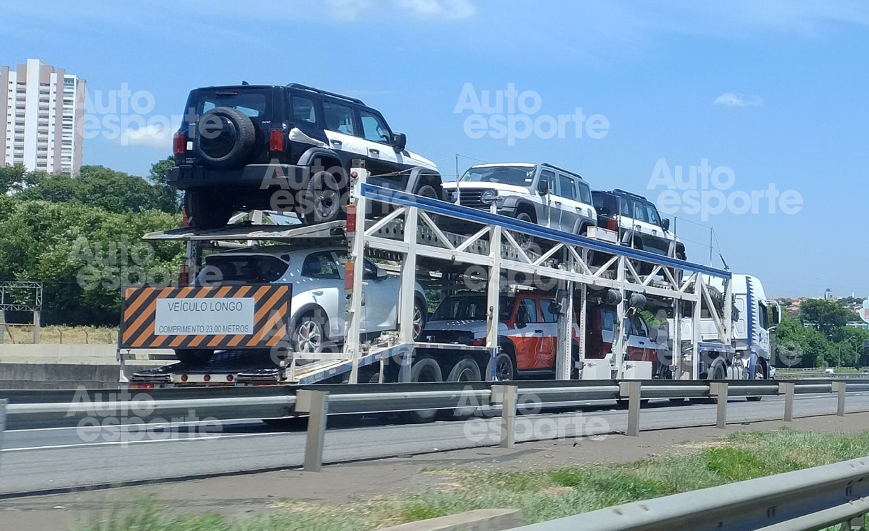 GWM Tank 300 é flagrado a caminho das lojas e custará R$ 380 mil