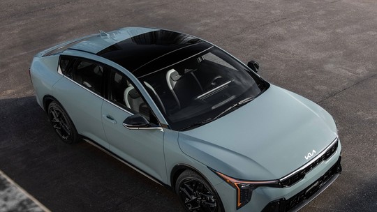 Kia K4 chega ao Brasil em 2025 para encarar Toyota Corolla e Nissan Sentra