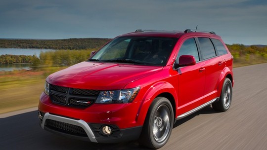 Dodge Journey Crossroad chega ao Brasil por R$ 137,9 mil 
