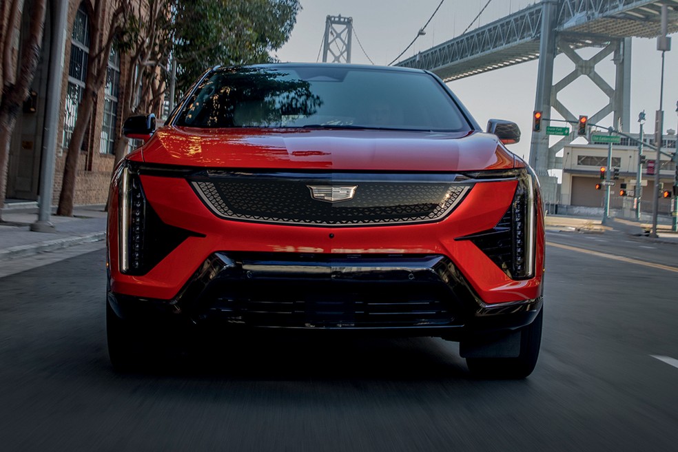Cadillac Optiq traz luxo e elegÂncia no visual: grade dianteira é fechada e detalhes são gravados a laser — Foto: Divulgação