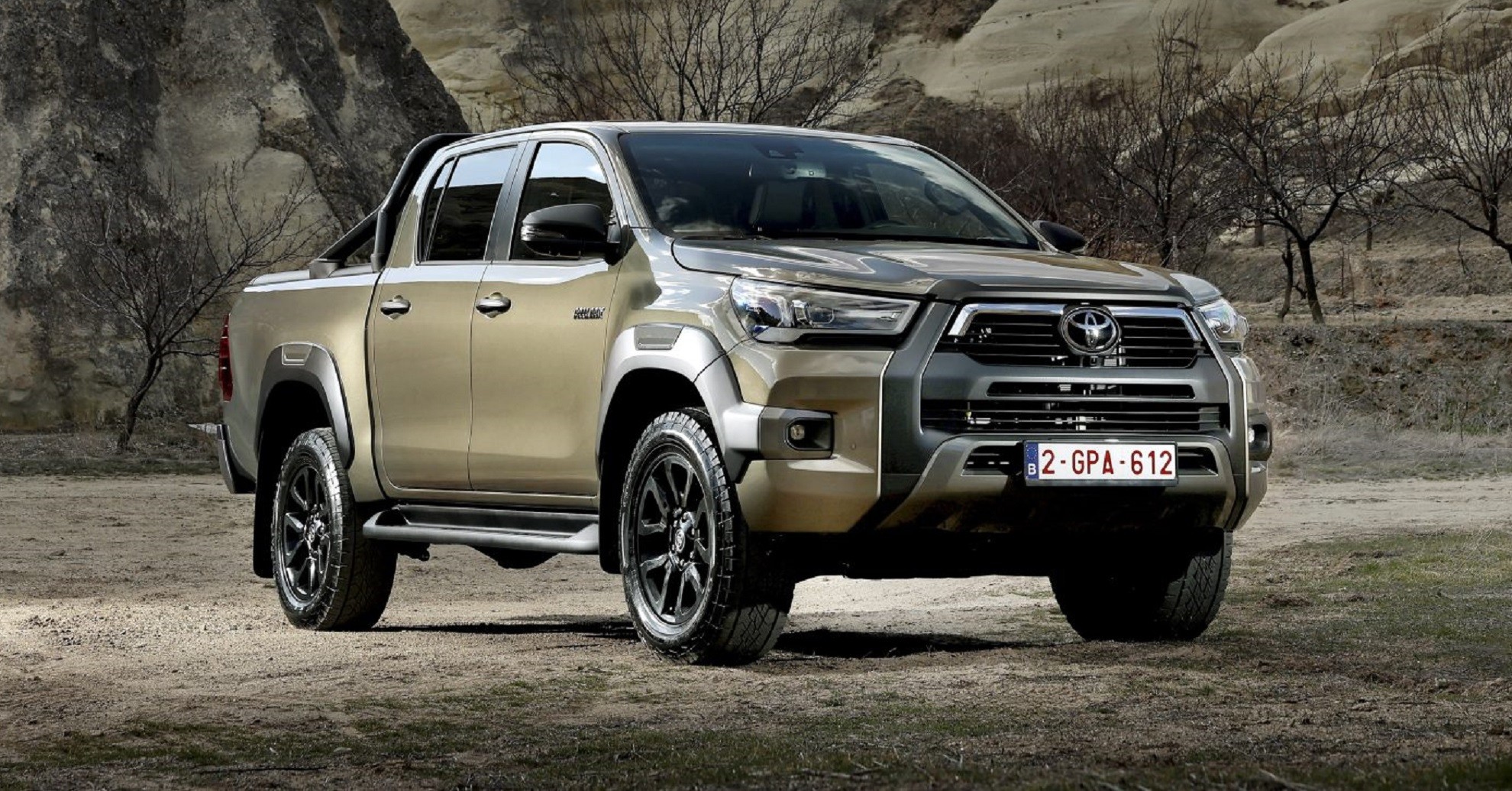 Toyota Hilux híbrida é lançada com sistema 4×4 inédito