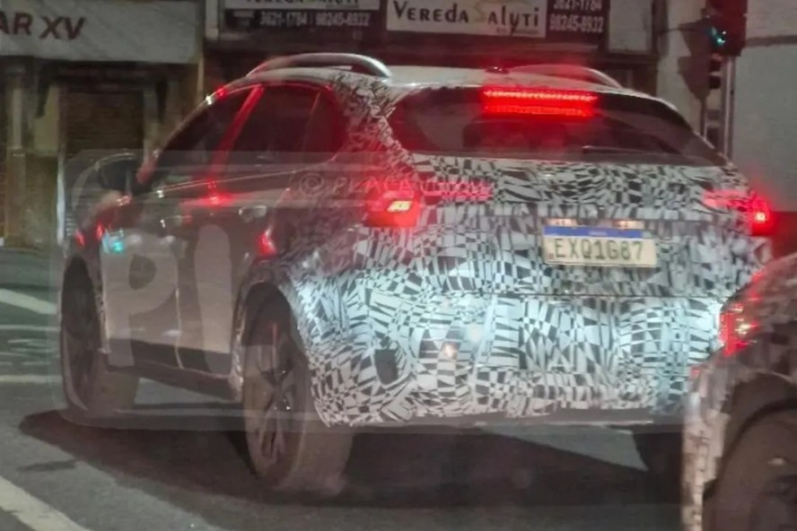 Volkswagen Nivus roda camuflado em testes