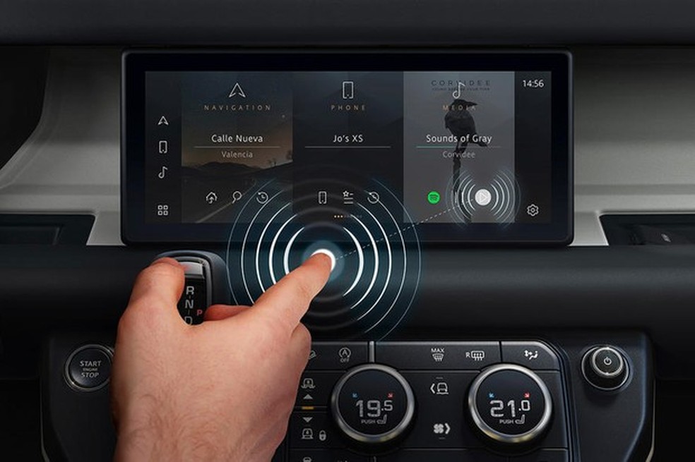 Jaguar Land Rover desenvolve tela multimídia que não precisa tocar para usar (Foto: Divulgação) — Foto: Auto Esporte