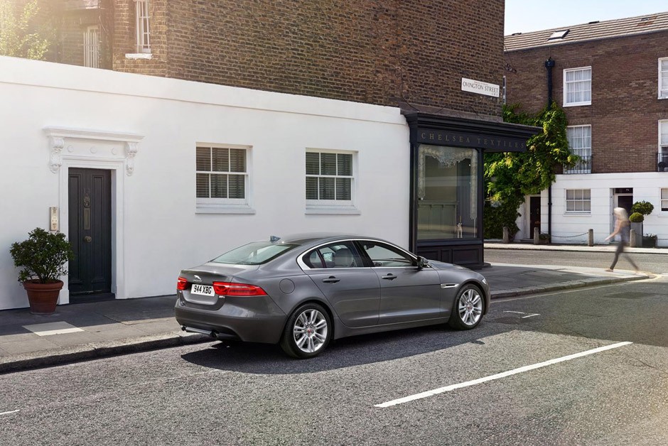 Jaguar XE 2015  