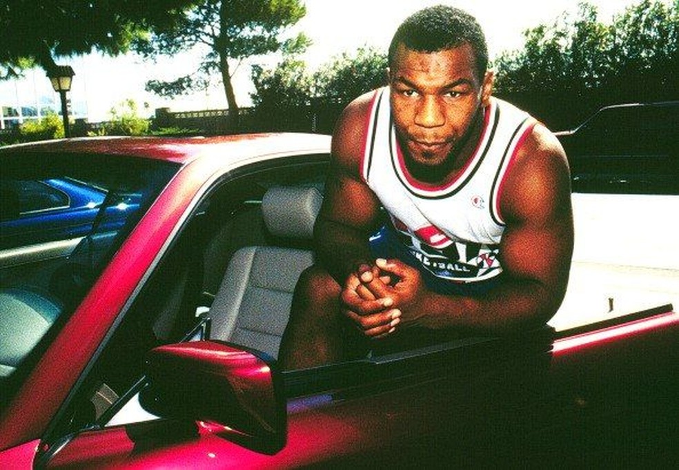 Desde os 20 anos que Tyson começou a gastar parte de sua fortuna com carros — Foto: Getty Images