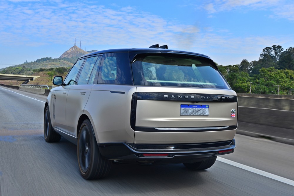 Novo Range Rover estreia no Brasil com muito luxo e preço milionário
